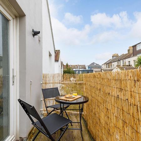 Charming 2 Bedroom Flat In Central Hove With Free Parking ภายนอก รูปภาพ