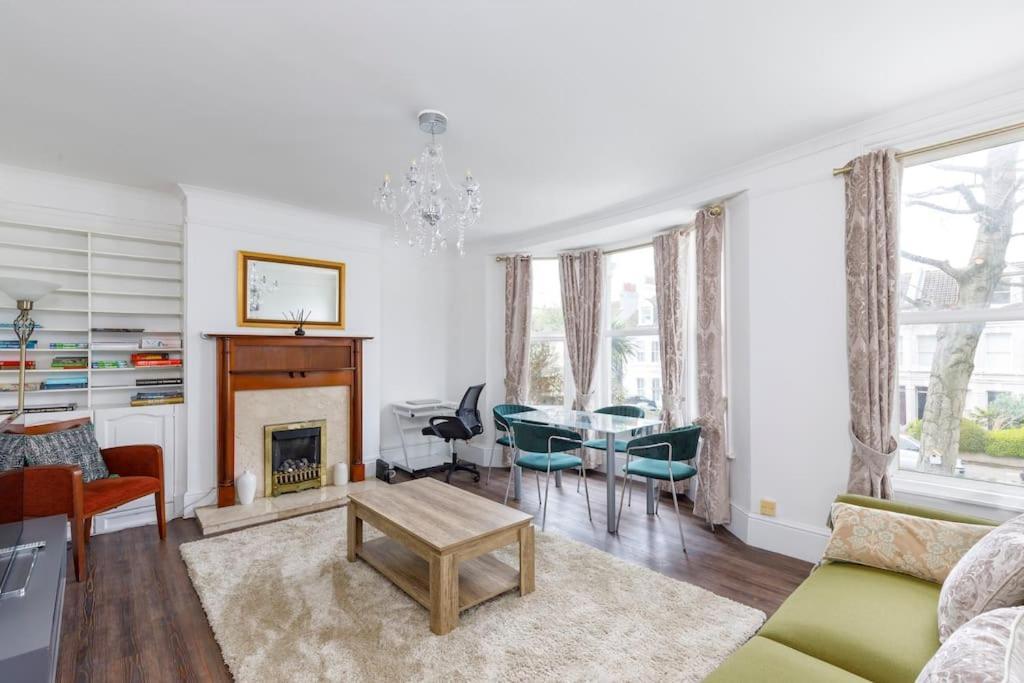 Charming 2 Bedroom Flat In Central Hove With Free Parking ภายนอก รูปภาพ