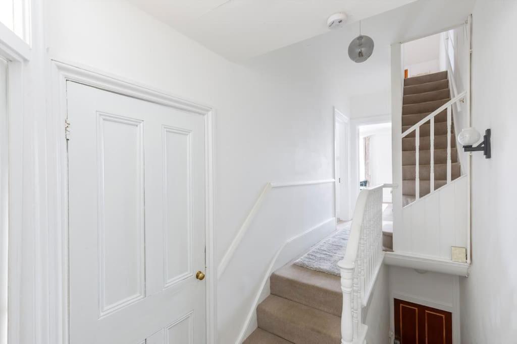 Charming 2 Bedroom Flat In Central Hove With Free Parking ภายนอก รูปภาพ