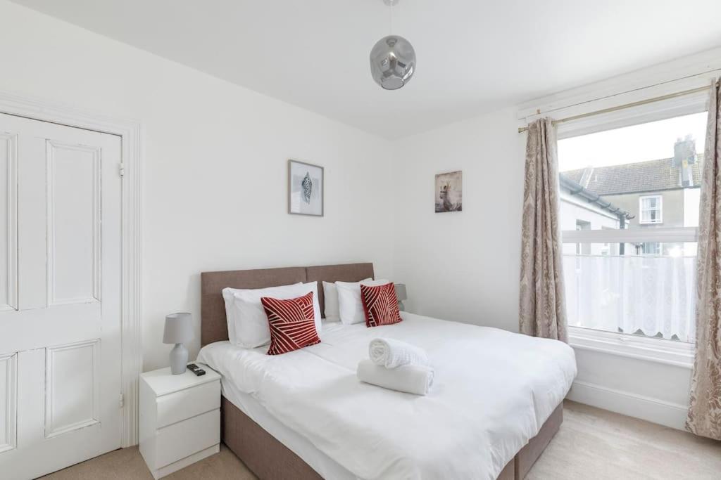 Charming 2 Bedroom Flat In Central Hove With Free Parking ภายนอก รูปภาพ