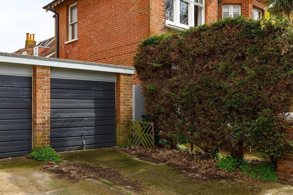 Charming 2 Bedroom Flat In Central Hove With Free Parking ภายนอก รูปภาพ