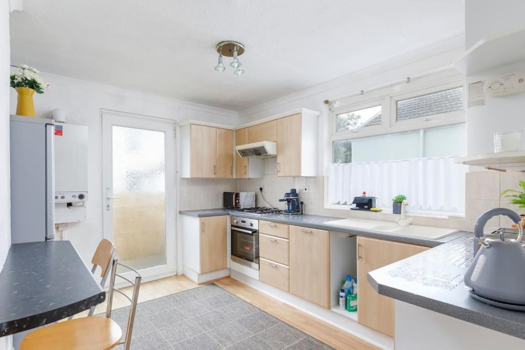 Charming 2 Bedroom Flat In Central Hove With Free Parking ภายนอก รูปภาพ
